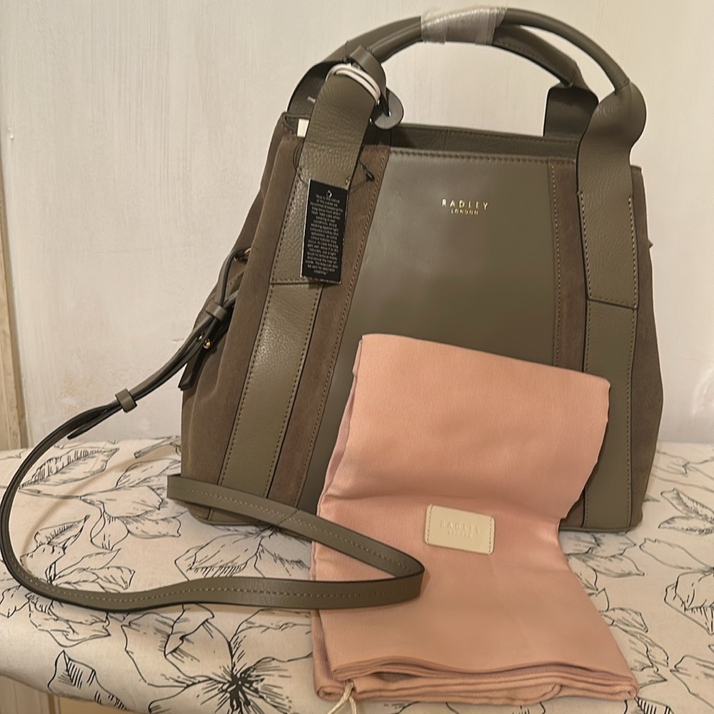 Handbag - Picture 3 of 9